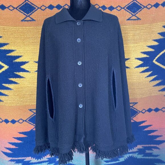 Vintage 1960’s Sweetree Black CapeShawl. Collar. Button Up. Fringe. USA. OS.